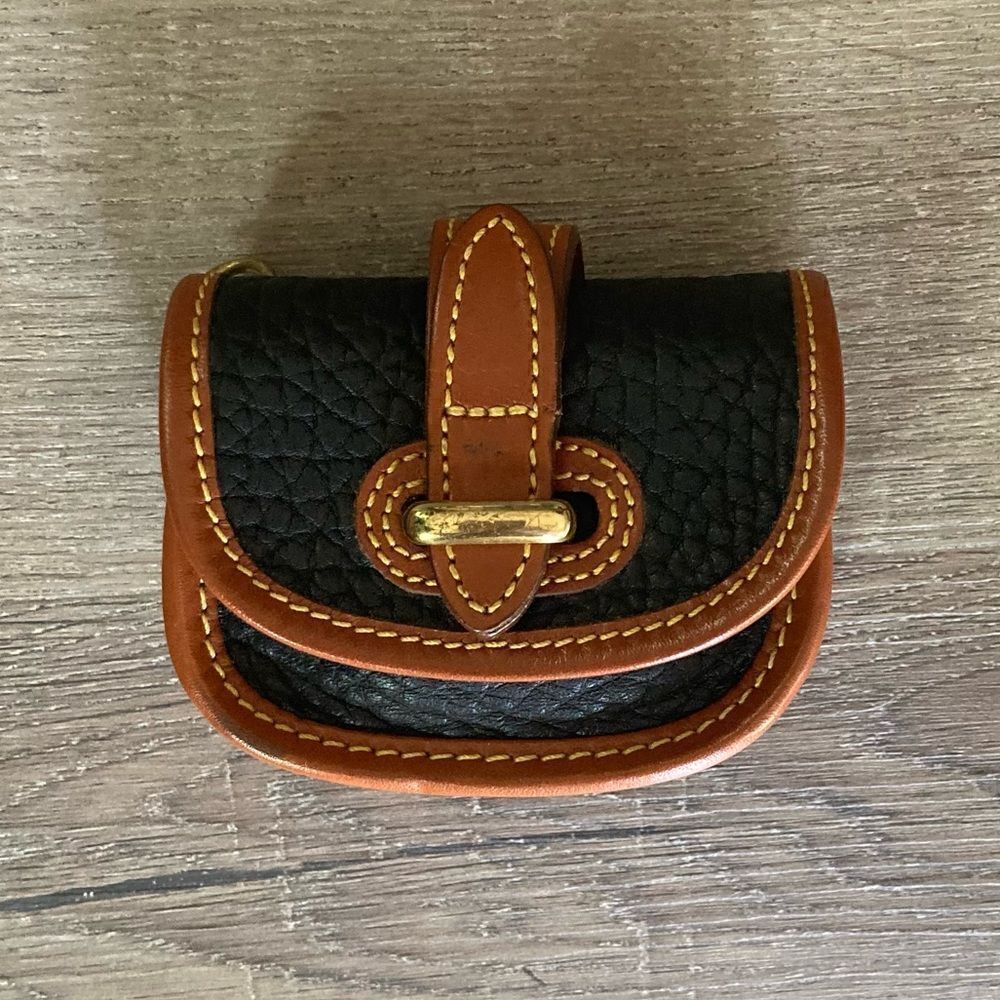 Dooney and Bourke W55 Key Caddy EVC